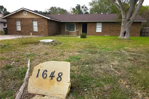 1648 Eastwood Dr, Seguin, TX 78155 - Photo 1