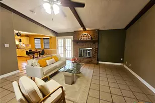 1648 Eastwood Dr, Seguin, TX 78155 - Photo 5