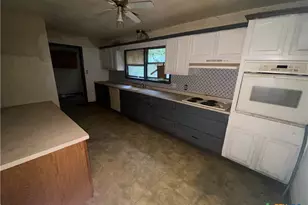 218 Cheeves Ave, Port Lavaca, TX 77979 - Photo 15