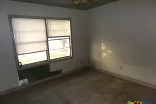 218 Cheeves Ave, Port Lavaca, TX 77979 - Photo 13