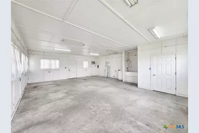 301 County Road 253, Bertram, TX 78605 - Photo 19