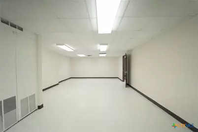 402 E Guadalupe Street, Victoria, TX 77901 - Photo 11