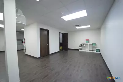 402 E Guadalupe Street, Victoria, TX 77901 - Photo 19