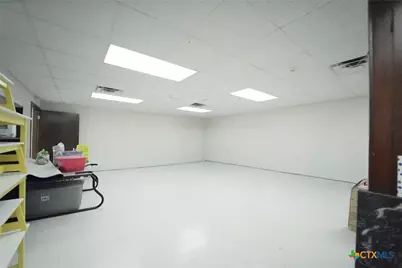 402 E Guadalupe Street, Victoria, TX 77901 - Photo 9