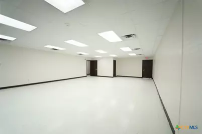 402 E Guadalupe Street, Victoria, TX 77901 - Photo 15