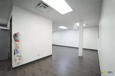 402 E Guadalupe Street, Victoria, TX 77901 - Photo 17