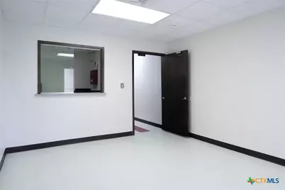 402 E Guadalupe Street, Victoria, TX 77901 - Photo 25