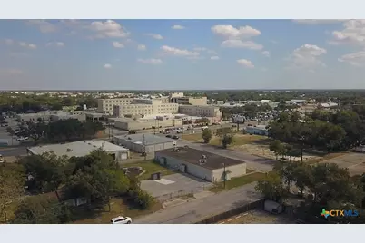 402 E Guadalupe Street, Victoria, TX 77901 - Photo 3