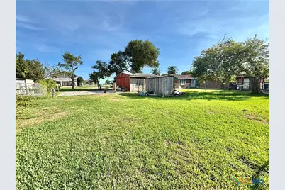 103 E Jefferson Avenue, Port O'Connor, TX 77982 - Photo 5