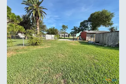 103 E Jefferson Avenue, Port O'Connor, TX 77982 - Photo 7