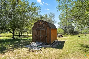 121 Carrizo Rdg, Floresville, TX 78114 - Photo 5