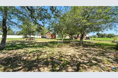 121 Carrizo Ridge, Floresville, TX 78114 - Photo 3