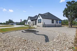 1207 Game Trl, New Braunfels, TX 78132 - Photo 3