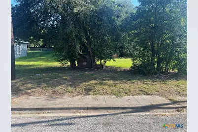 706 E 2nd Street, Victoria, TX 77901 - Photo 1