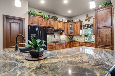 2581 Otter Way, New Braunfels, TX 78132 - Photo 7