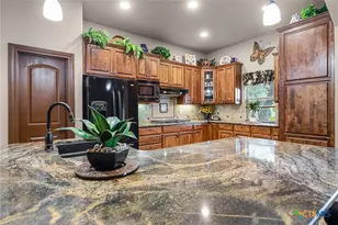 2581 Otter Way, New Braunfels, TX 78132 - Photo 7