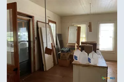 222 York Street, Yorktown, TX 78164 - Photo 23