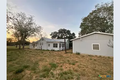 222 York Street, Yorktown, TX 78164 - Photo 5