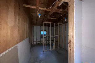 222 York St, Yorktown, TX 78164 - Photo 9