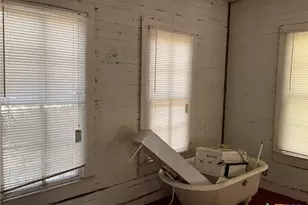 222 York St, Yorktown, TX 78164 - Photo 25