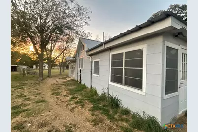 222 York Street, Yorktown, TX 78164 - Photo 7