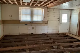 222 York St, Yorktown, TX 78164 - Photo 21