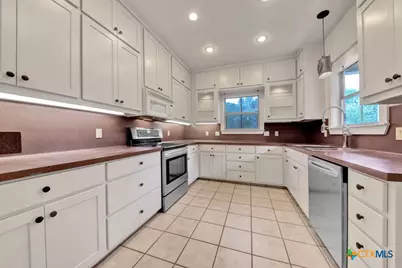 1210 Whispering Woods Trail, New Braunfels, TX 78132 - Photo 43