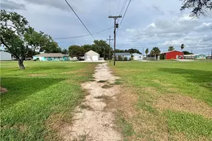 1008 W Adams Ave, Port O'Connor, TX 77982 - Photo 45