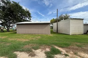 1008 W Adams Ave, Port O'Connor, TX 77982 - Photo 3
