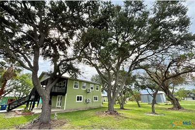 1008 W Adams Avenue, Port O'Connor, TX 77982 - Photo 5