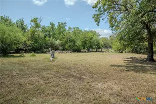 705 W Ash St, Edna, TX 77957 - Photo 19