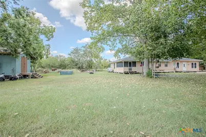 705 W Ash Street, Edna, TX 77957 - Photo 17
