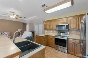 1 Coveview Dr, Morgans Point Resort, TX 76513 - Photo 7