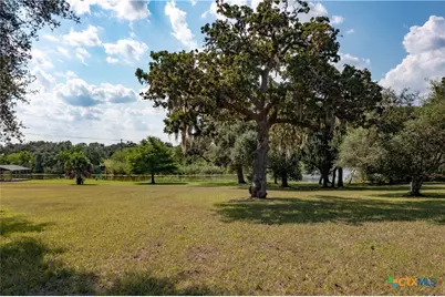107 E Circle Street, Goliad, TX 77963 - Photo 5