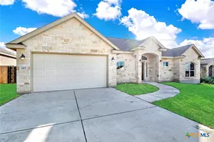 113 Ridgecrest, Floresville, TX 78114 - Photo 3