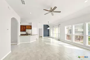 113 Ridgecrest, Floresville, TX 78114 - Photo 5