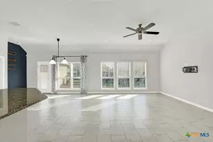 113 Ridgecrest, Floresville, TX 78114 - Photo 7