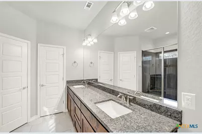 113 Ridgecrest, Floresville, TX 78114 - Photo 21