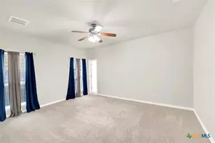 113 Ridgecrest, Floresville, TX 78114 - Photo 17