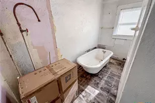 511 Saunders St, Gatesville, TX 76528 - Photo 15