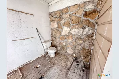 511 Saunders Street, Gatesville, TX 76528 - Photo 17