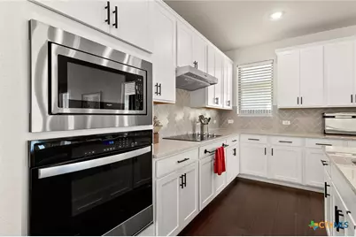 947 Blue Violet, New Braunfels, TX 78130 - Photo 5