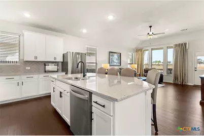 947 Blue Violet, New Braunfels, TX 78130 - Photo 7