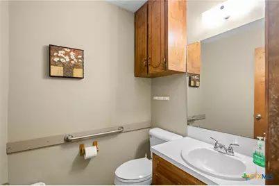 1001 E Airline Road, Victoria, TX 77901 - Photo 9