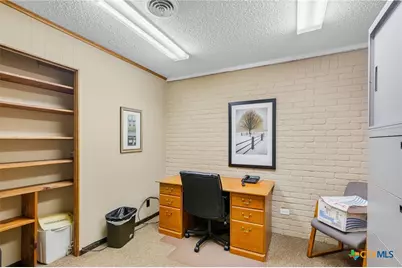 1001 E Airline Road, Victoria, TX 77901 - Photo 17