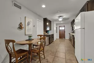 1015 Reiley Rd, Seguin, TX 78155 - Photo 7