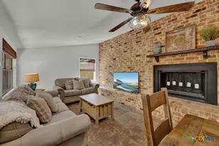 1015 Reiley Rd, Seguin, TX 78155 - Photo 11