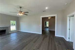 201 E 6th St, Lampasas, TX 76550 - Photo 17