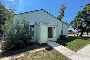 201 E 6th St, Lampasas, TX 76550 - Photo 33