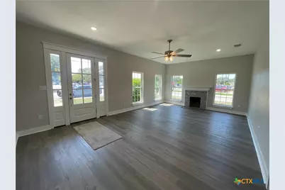 201 E 6th Street, Lampasas, TX 76550 - Photo 15